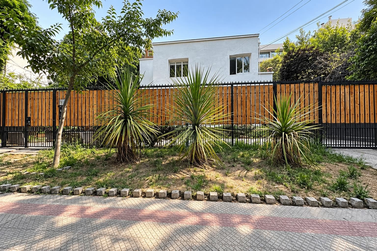 Casa en Providencia, Gran Terreno en Barrio Las Dalias